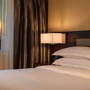 One-Bedroom King Suite